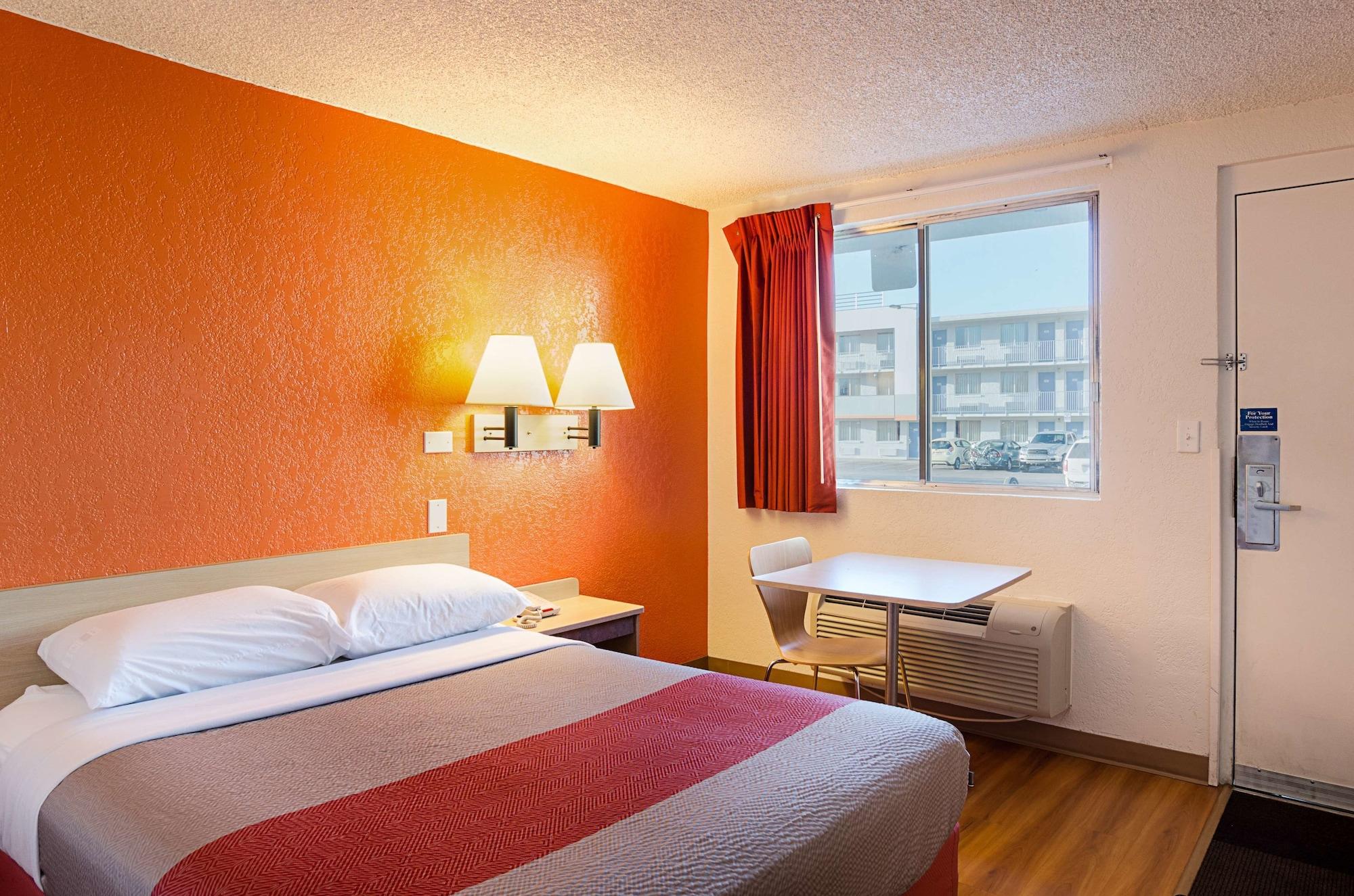 Motel 6- Denver, Co Downtown Extérieur photo